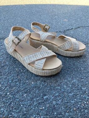 Lucky Brand Beige Woven Platform Sandals